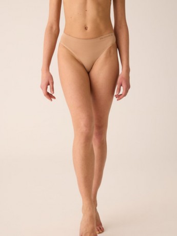 Seamless thong in soft microfibre