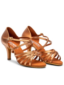  	IDS model Flavia Tan Shimmer