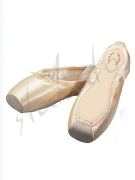 Sticking tips on pointe shoes (Entrée N)